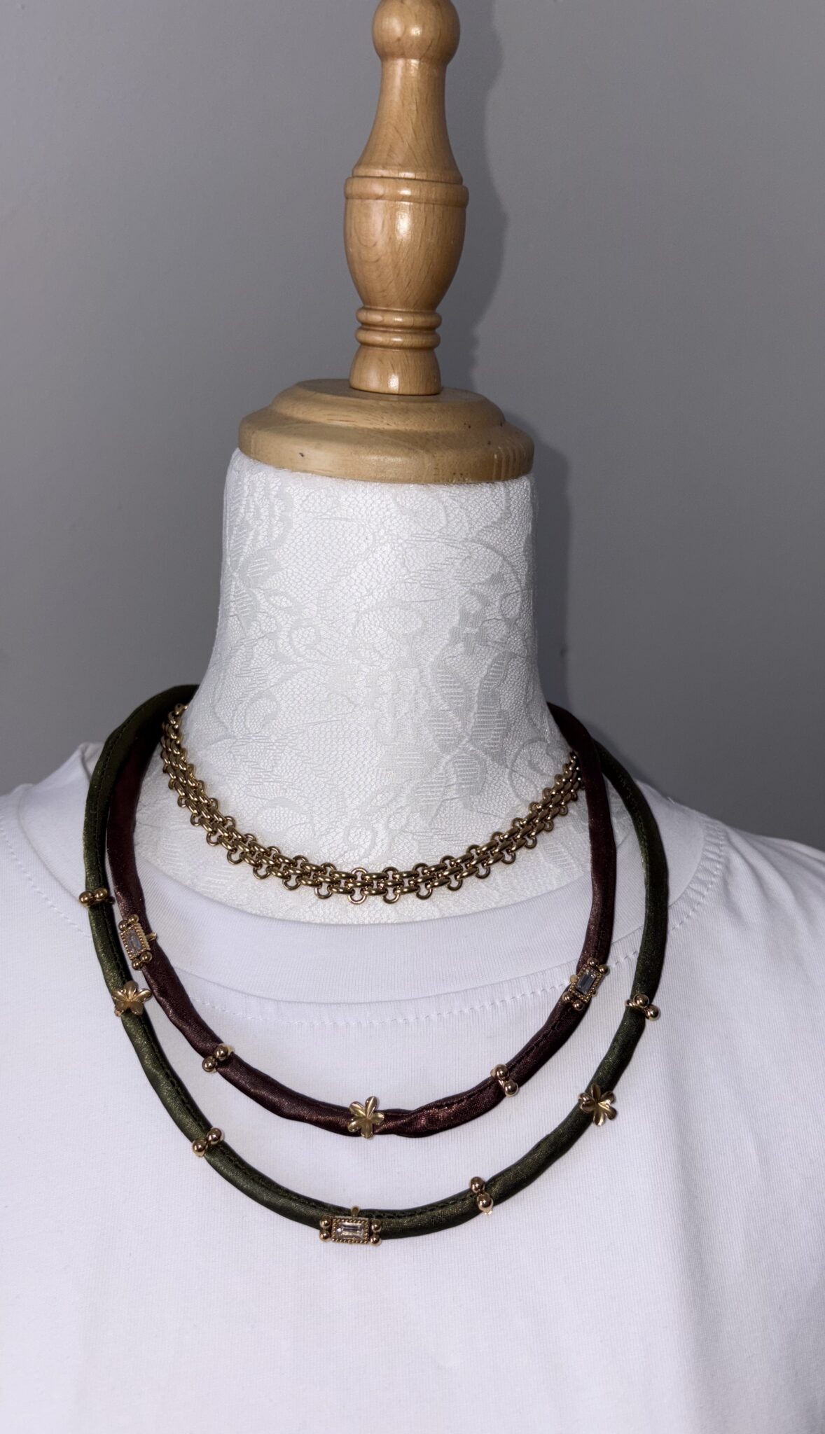 Collar doble oliva